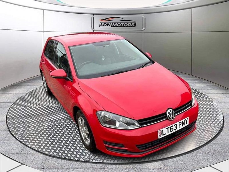 VOLKSWAGEN GOLF