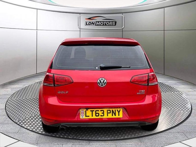 VOLKSWAGEN GOLF