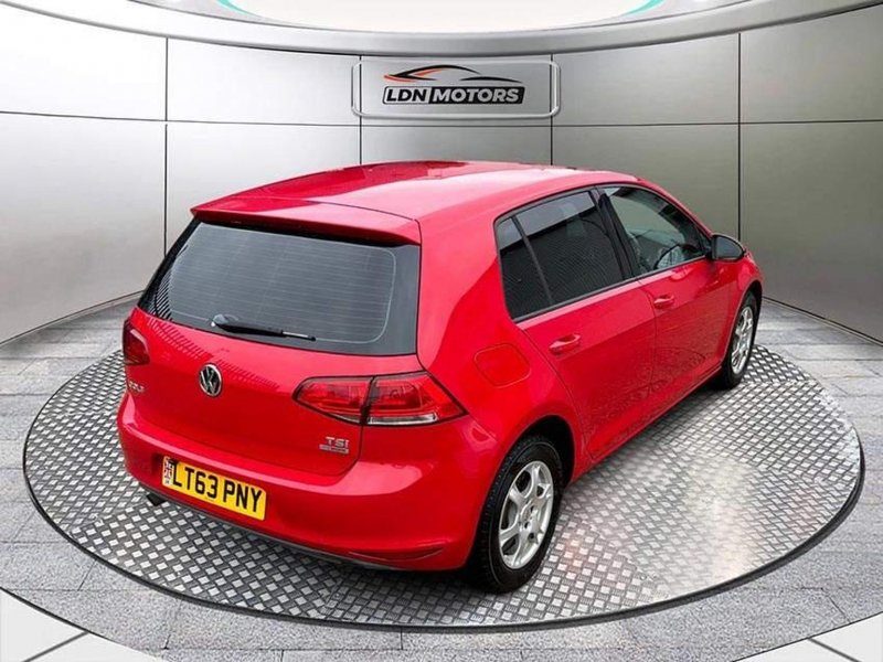 VOLKSWAGEN GOLF