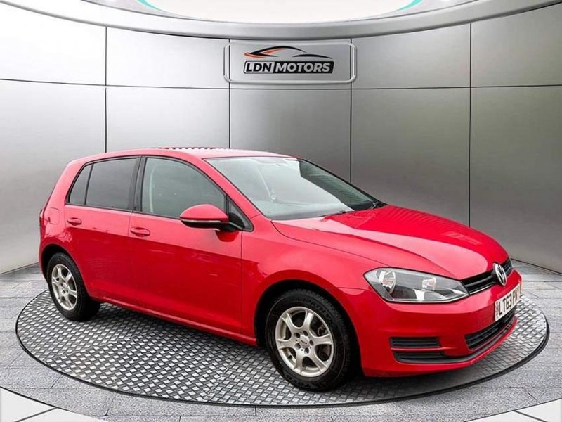 VOLKSWAGEN GOLF