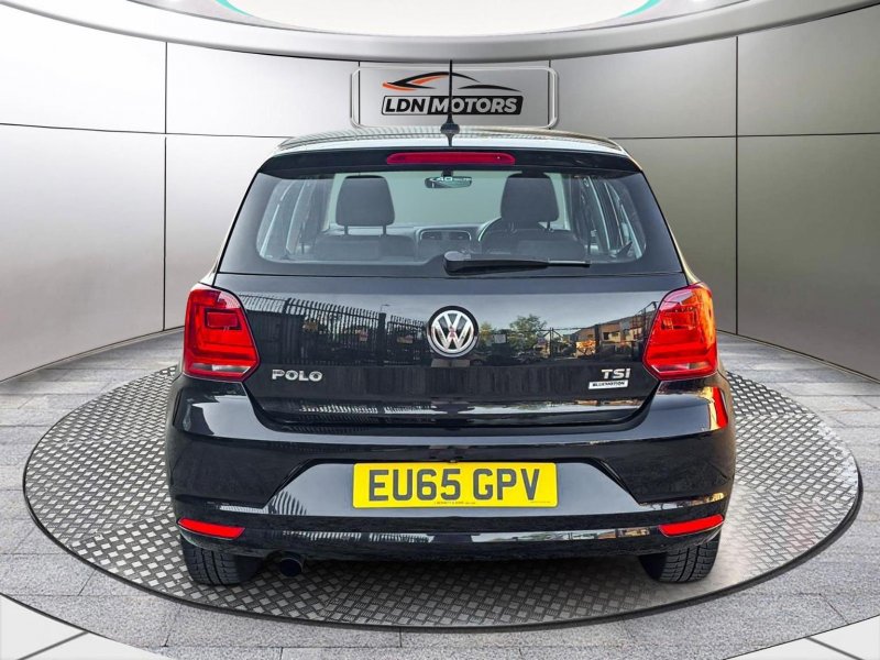 VOLKSWAGEN POLO