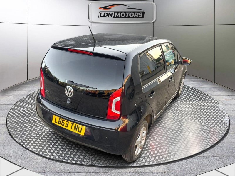 VOLKSWAGEN UP