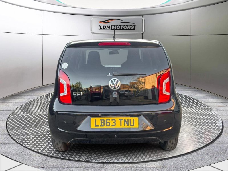 VOLKSWAGEN UP