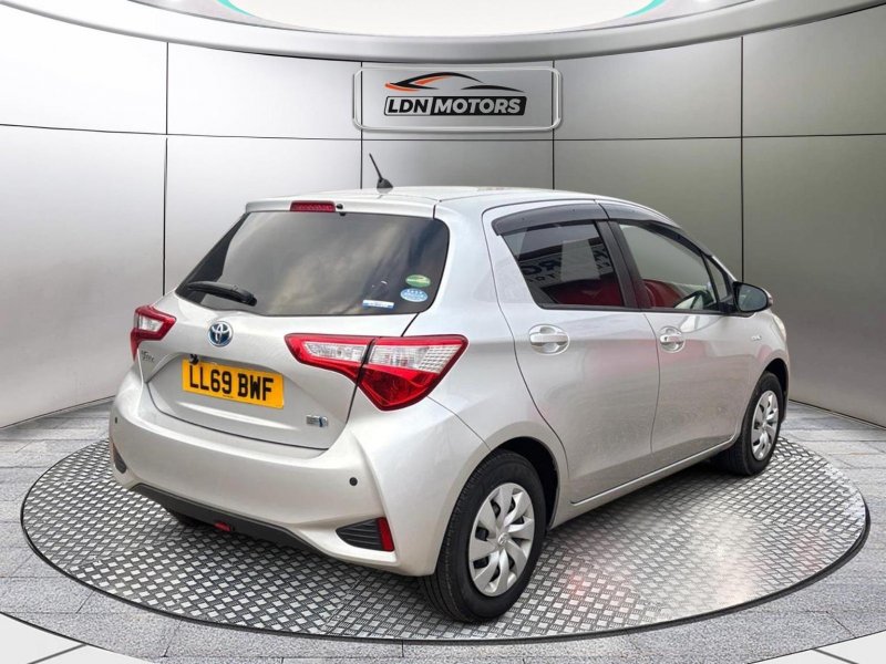 TOYOTA YARIS