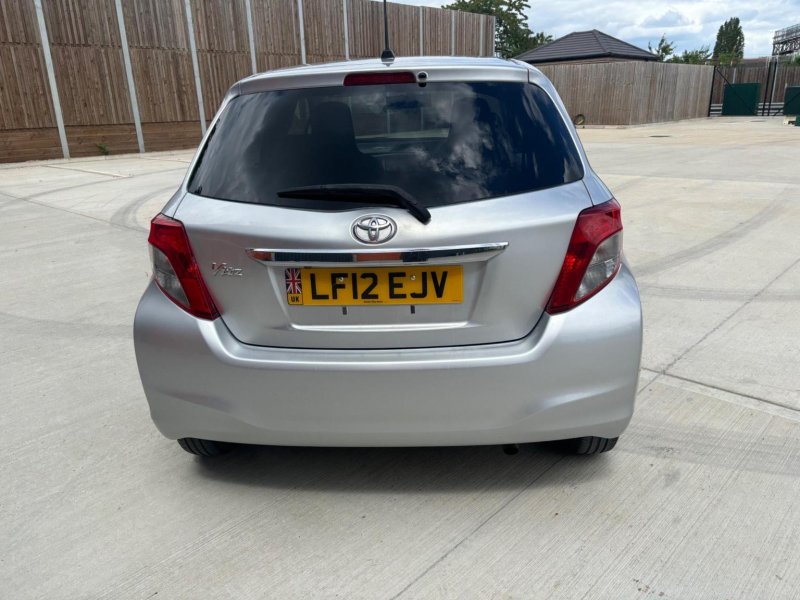 TOYOTA YARIS