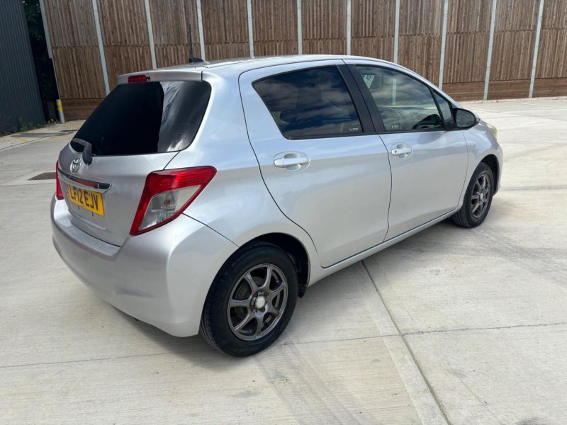 TOYOTA YARIS