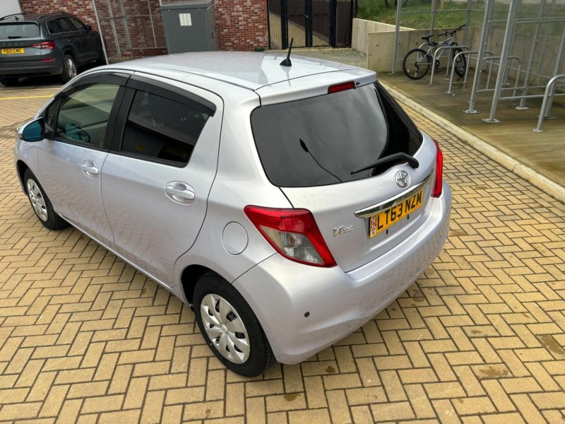 TOYOTA YARIS