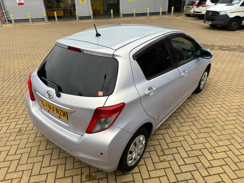TOYOTA YARIS
