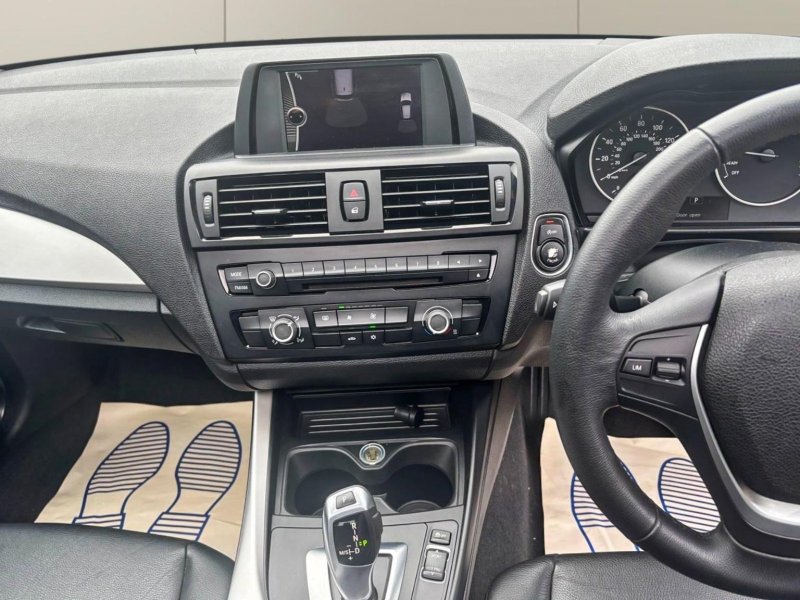 BMW 1 SERIES