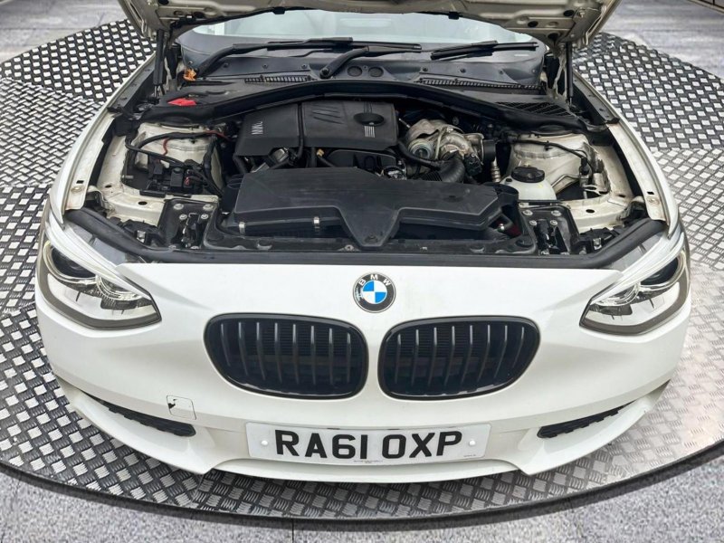 BMW 1 SERIES
